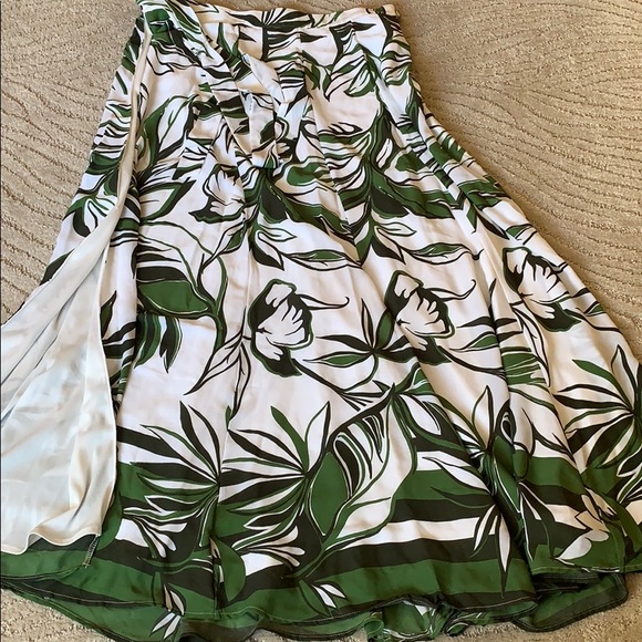 Wrap around skirt - Picture 3 of 3